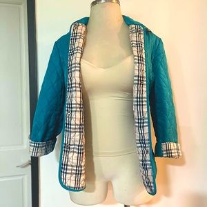 Casual Corner Puffed Quilted Turquoise Jacket Exposed Pockets and Plaid Lining